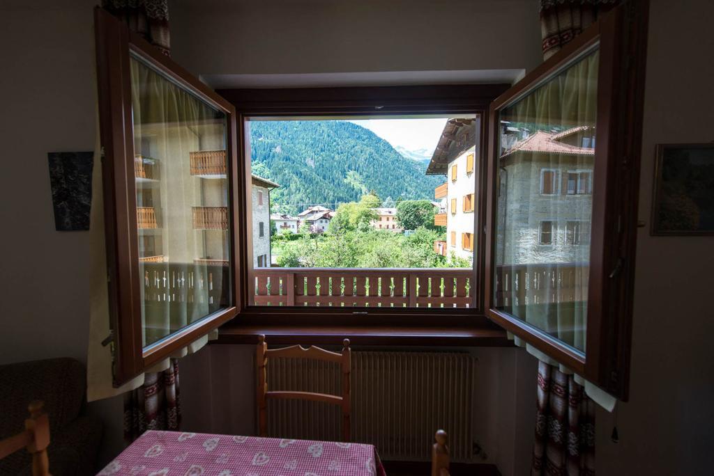 Residence Alpen Casavacanze Pinzolo Szoba fotó